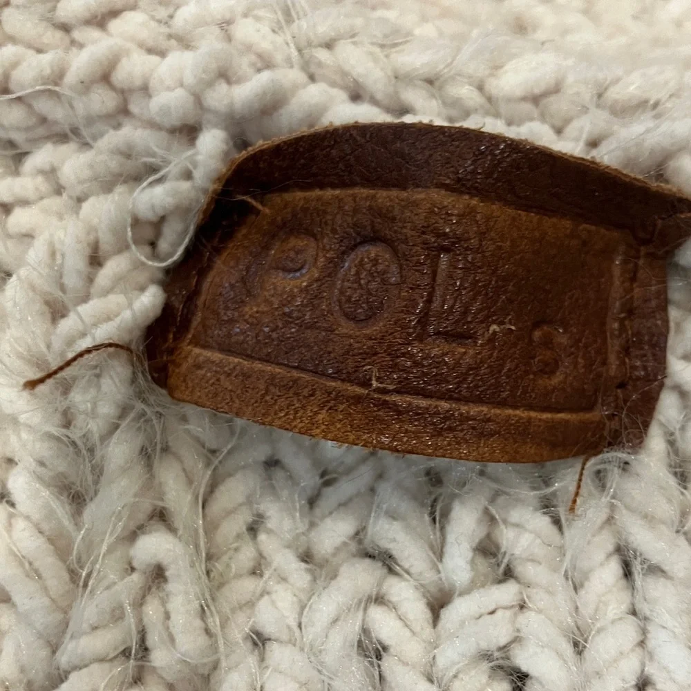 POL small wm’s oversized Cream Cable Knit Cardigan - FLAWED - Picture 2 of 16